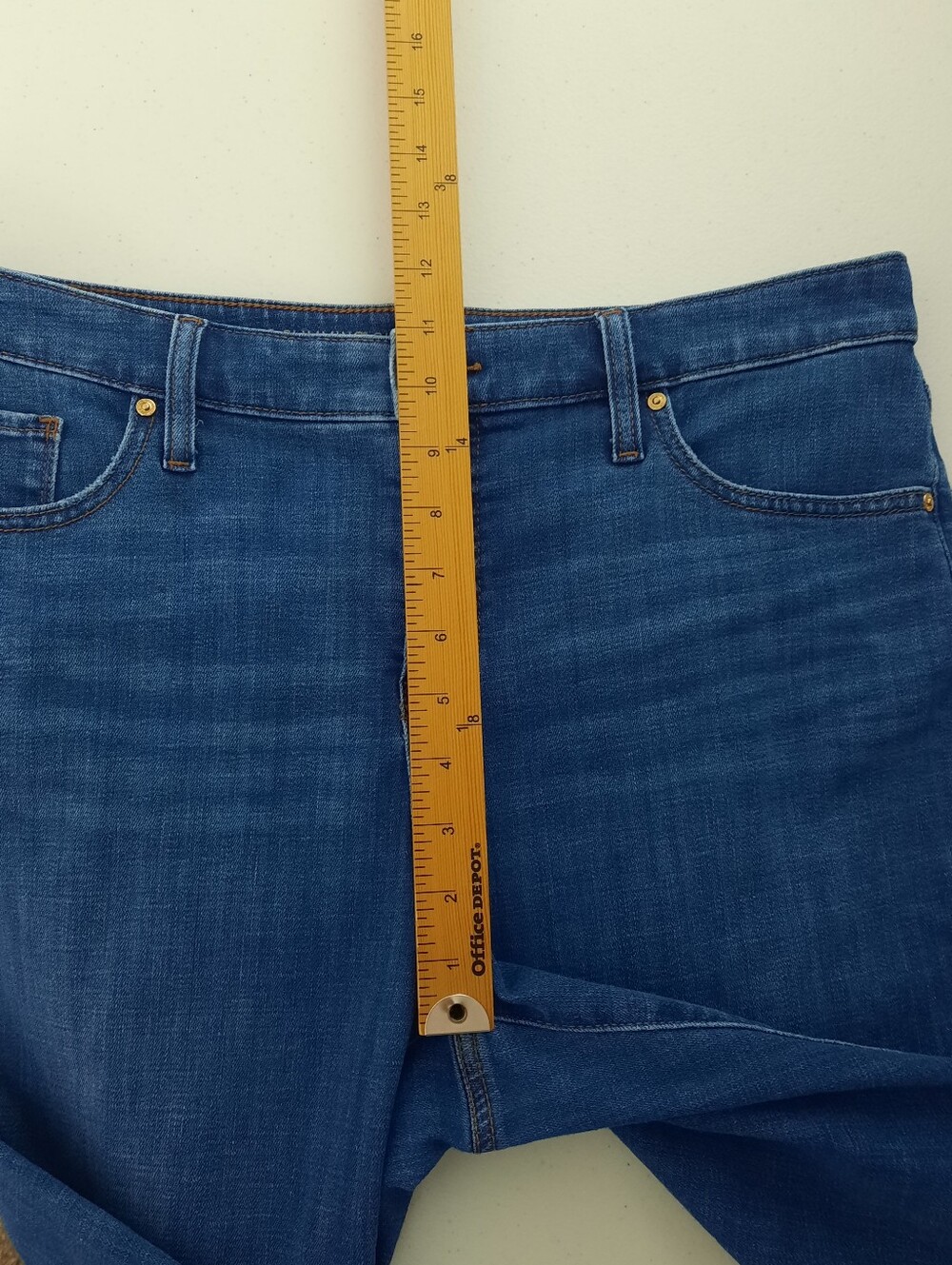 Chico's Embellished Raw Hem So Slimming Girlfriend Slim Leg Crop Jeans size 10 - Picture 11 of 15